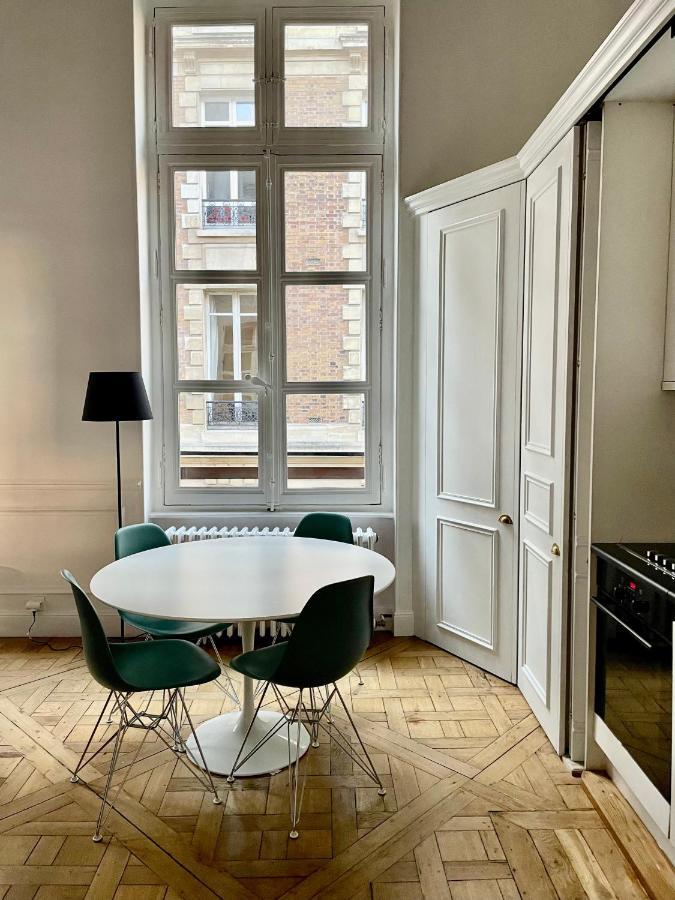 Prestigious Flat In Saint-germain-des-pres *