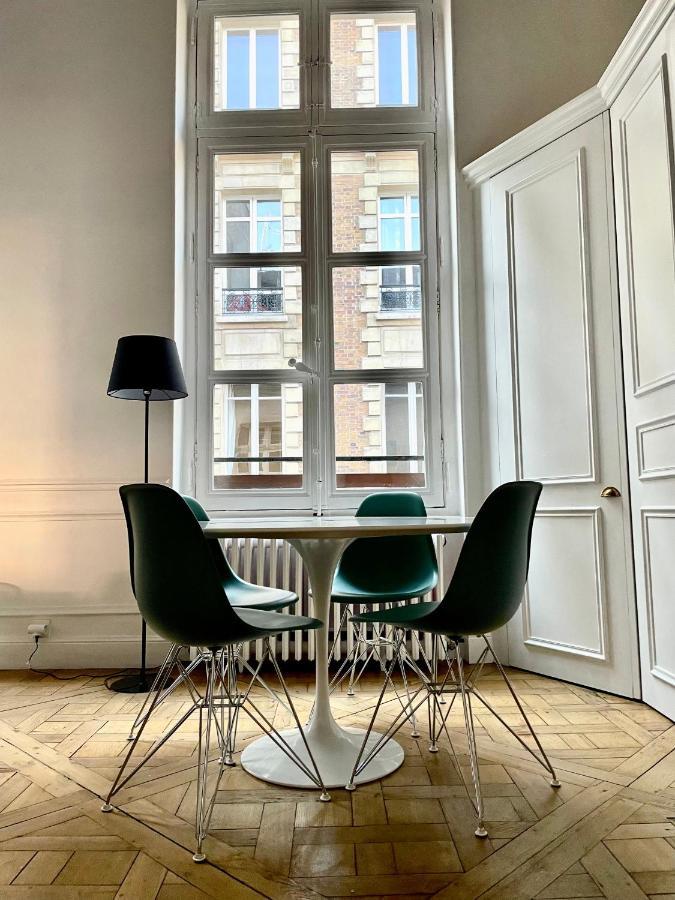 Prestigious Flat In Saint-germain-des-pres Parijs