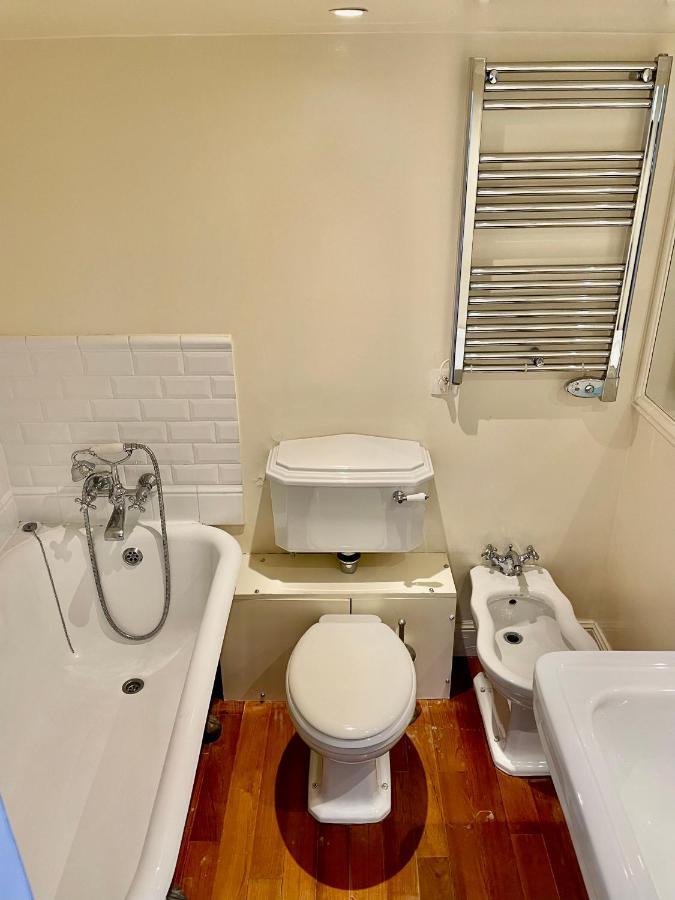Prestigious Flat In Saint-germain-des-pres